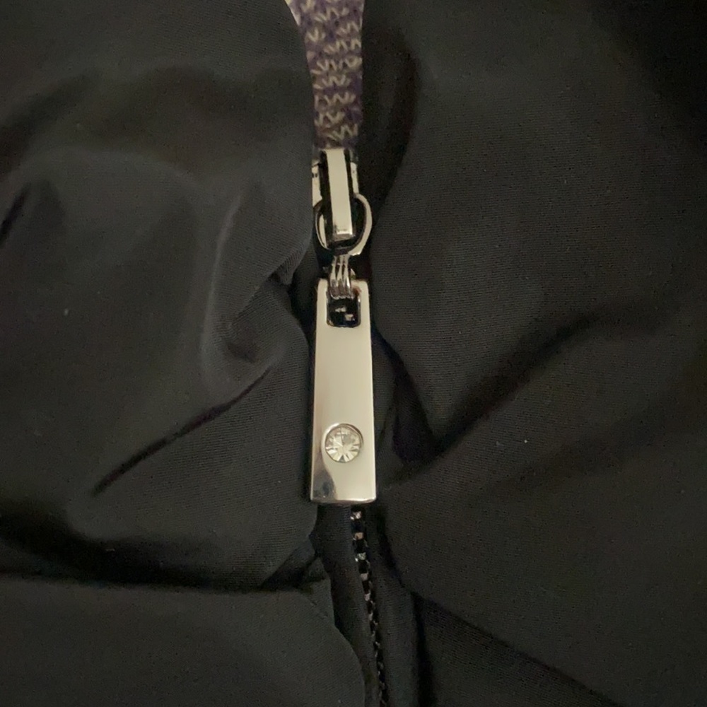 White House Black Market Vest - Picture 2 of 6